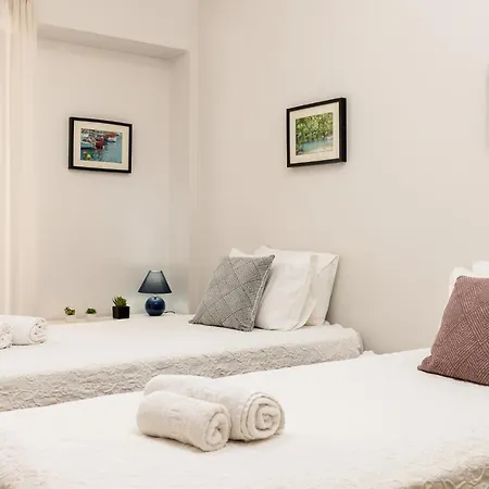 Cozy 2 Bedroom In Chania شقة خانيا