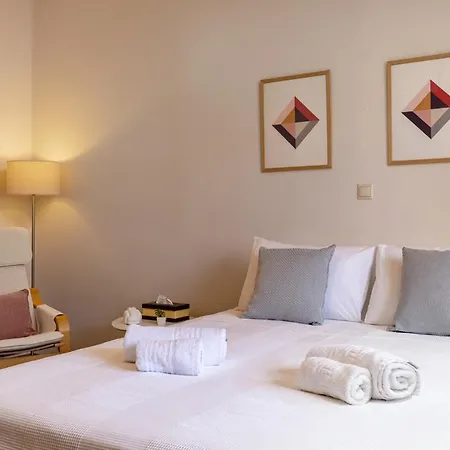 Cozy 2 Bedroom In Chania La Canée