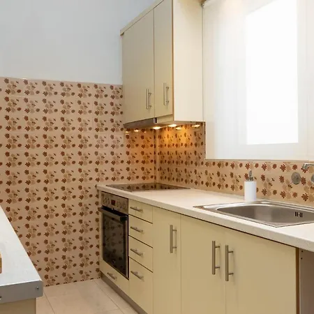Cozy 2 Bedroom In Chania